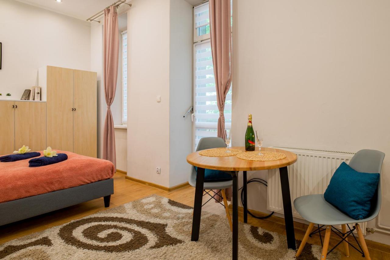 Kings Neighbor. Apartment 600 Meters From Castle Krasków Exteriör bild